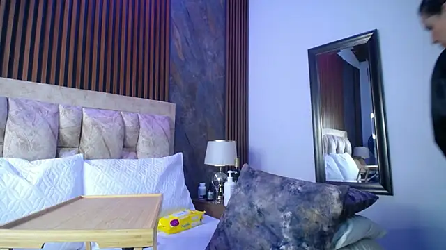 linda_cabal's Webcam Show