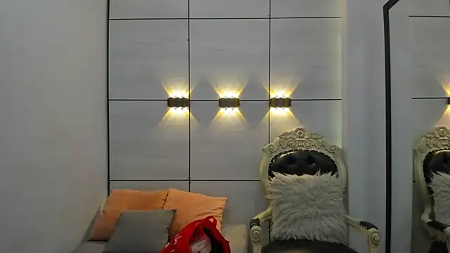 Daphne_Leia Show in webcam
