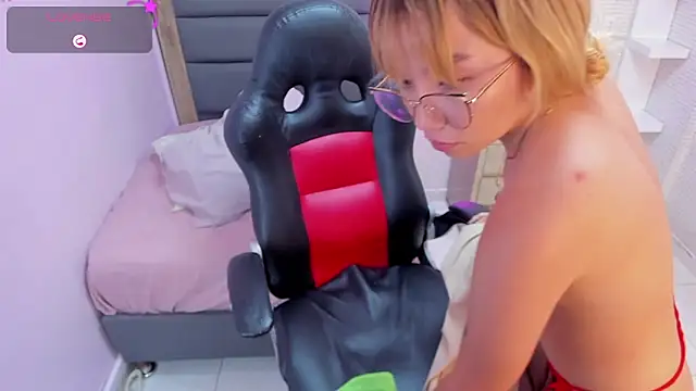 Chat +18 de MELANIE_VEGA ao vivo