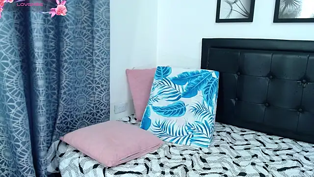 Онлайн чат XXX KellyJoness_