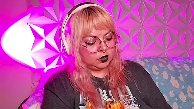Онлайн чат XXX Satyn_doll