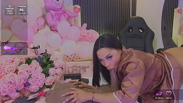 Madiee_Rhea Show Webcam