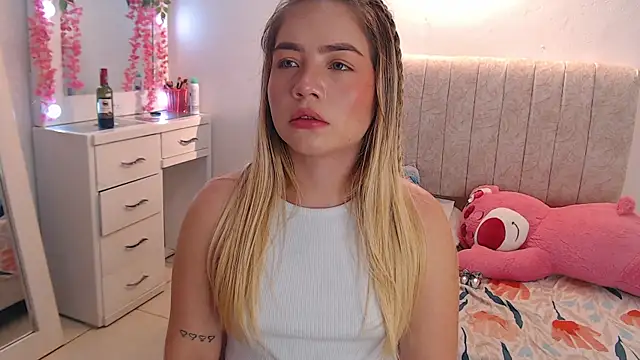 _Tiffany1 Live XXX-Chat
