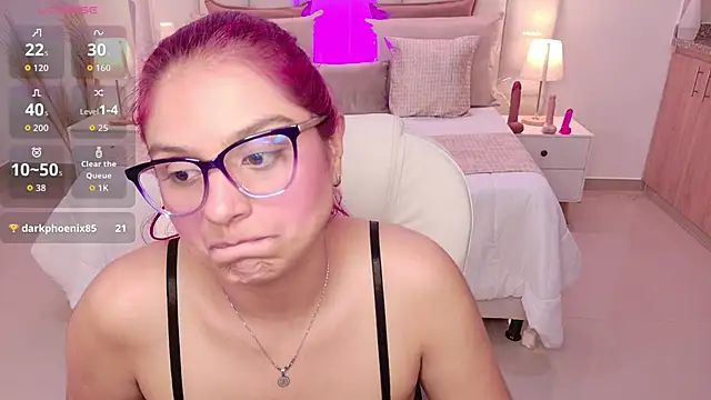 Raven-reyess live XXX chat