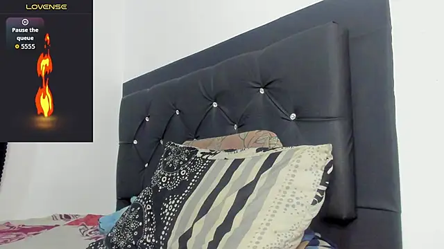 santi_brown's Live XXX Chat