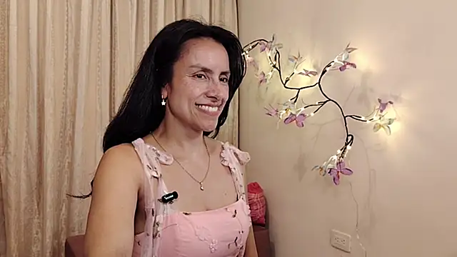 دردشة Bella_Exhibition الجنسية المباشرة