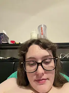 julia4thewin's Webcam Show