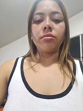 Yelii_ Chat XXX in diretta