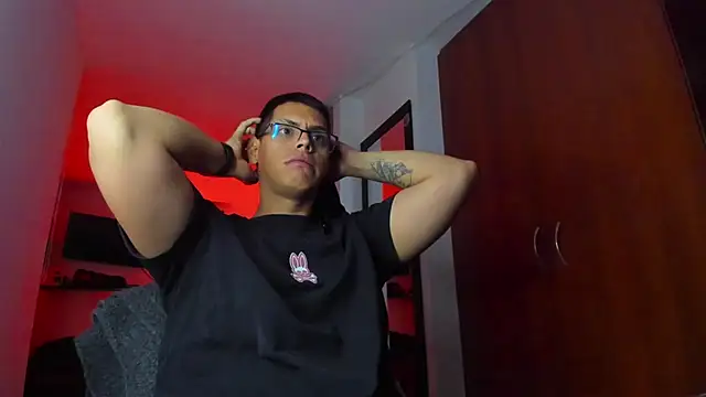 _John_Boy_ Adlı Modelin Canlı XXX Sohbeti
