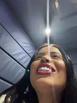 XXX chat uživo modela Rafaellaz