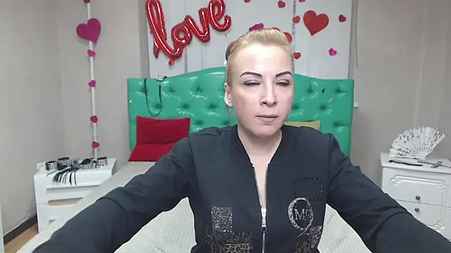XXX chat uživo modela ElizabethSho