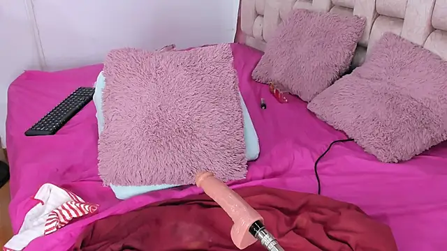 Roxy-Smith Show in webcam