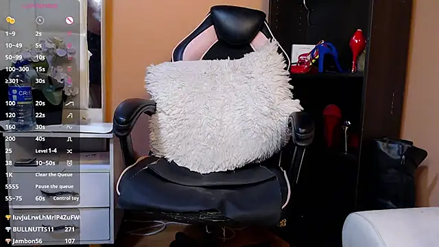 LiaTaylorr's Webcam Show
