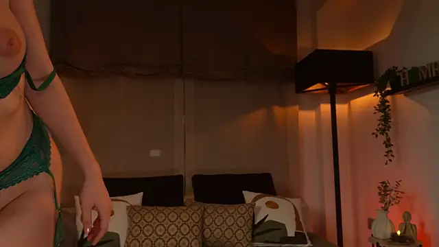 SofiaWaves' Live XXX Chat