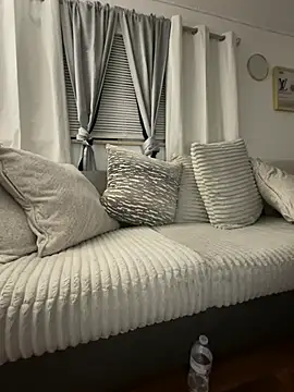 Bleuk Adlı Modelin Canlı XXX Sohbeti