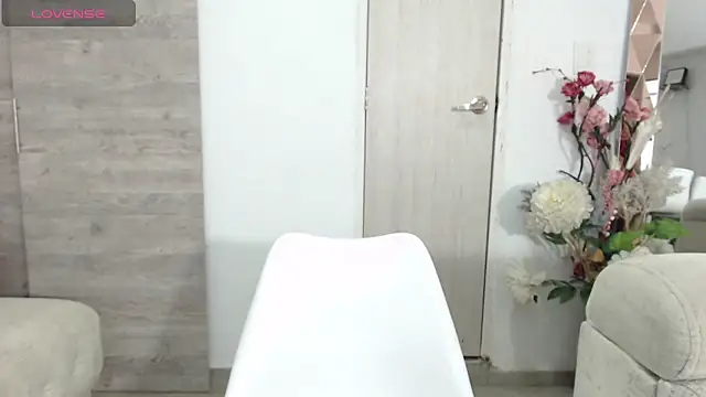 AmbarSofhia Adlı Modelin Canlı XXX Sohbeti