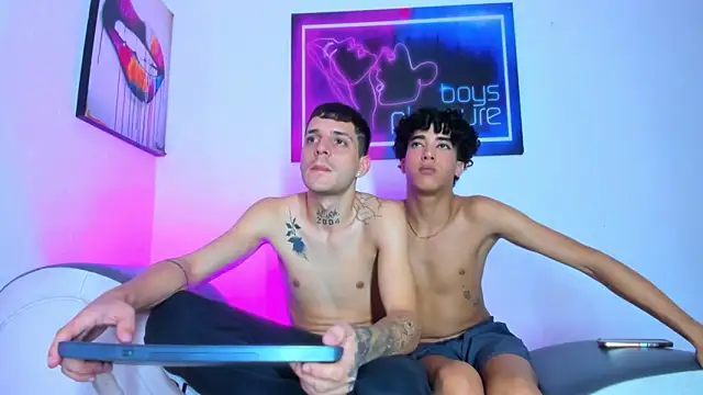 Pleasure_boys_hot's Webcam Show