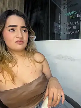Antonella_Julieta élő XXX-chatje