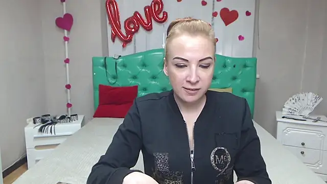 ElizabethSho Adlı Modelin Canlı XXX Sohbeti