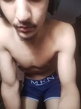 adamhdgdhdv73 Adlı Modelin Web Kamerası Şovu