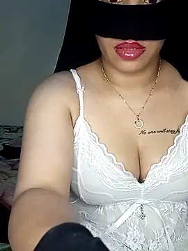 Zouzou_sexy ওয়েবক্যাম শো