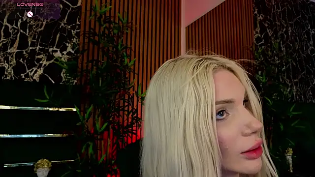 BarbieKara Webcam Show