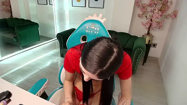 Emily_andrews' Live XXX Chat
