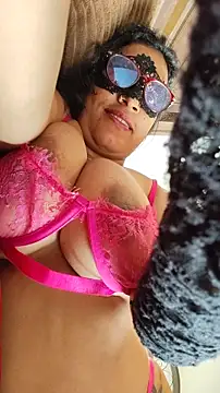 Ruvi_Queen's Live XXX Chat