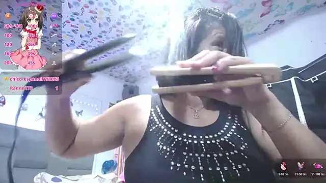 Chatroom XXX en direct de Sharloth_milf