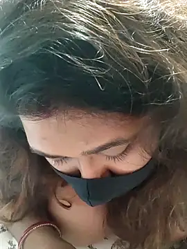 hotbhabhi011 现场XXX聊天
