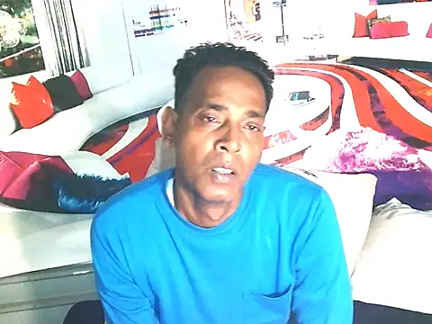 IndianHunk01: διαδικτυακό σόου στην κάμερα