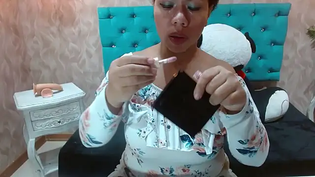 KeniaLovex 现场XXX聊天