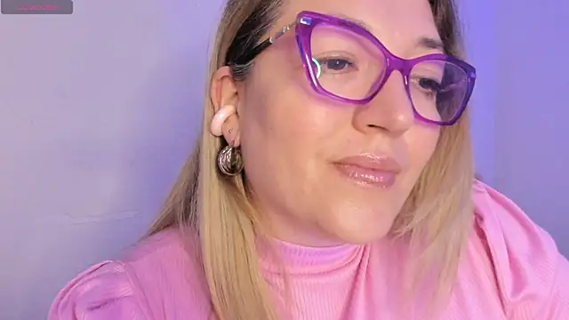 Chatroom XXX en direct de Naty_Mature_