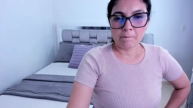 Camilaa_bueno live XXX chat
