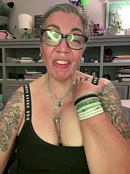 dieseldame1313 Show in webcam