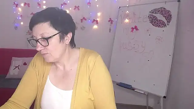 EmilyL0ve's Live XXX Chat