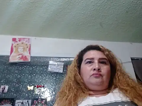 Perla1981--'s Live XXX Chat