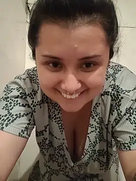 CurvyNoir's Live XXX Chat