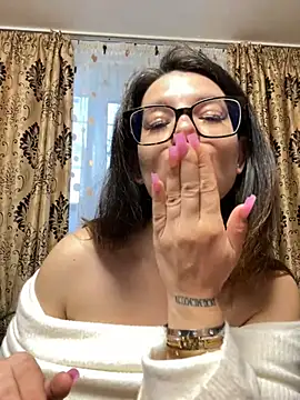 NadiraNoor's Live XXX Chat