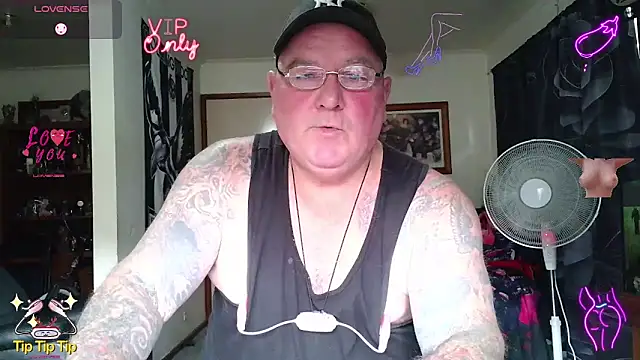 KINKYBLUEYES69 在線直播表演