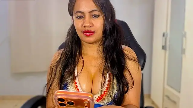 FannyXhot élő XXX-chatje