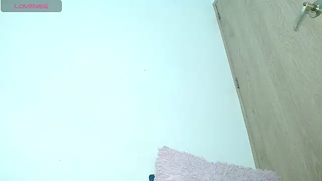 avaleri_cherry Show Webcam