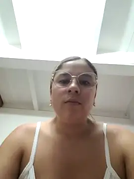 selena_gomez2 Adlı Modelin Canlı XXX Sohbeti