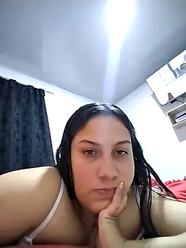 Chat +18 de esmeralda_jadees ao vivo