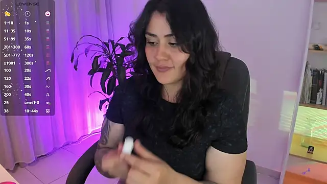XXX chat uživo modela karlie02_