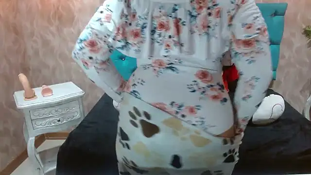 KeniaLovex Adlı Modelin Canlı XXX Sohbeti