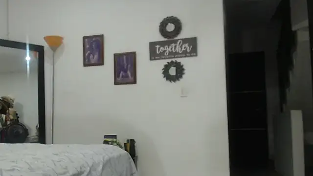 XXX chat uživo modela BombasticASSXXX