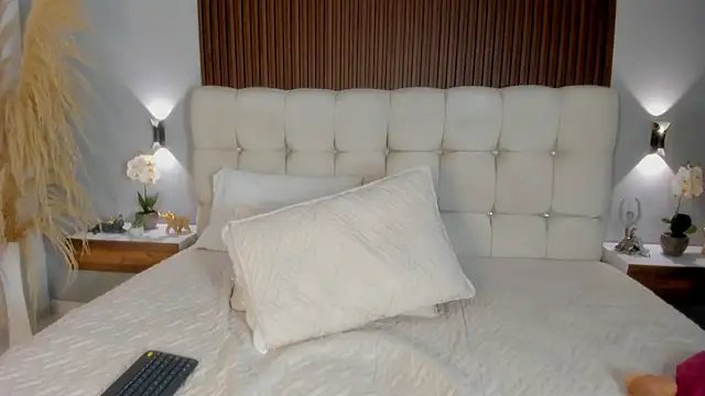 Stefhanyblow Chat XXX live