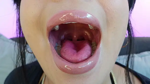 mia_roux1 Chat XXX live