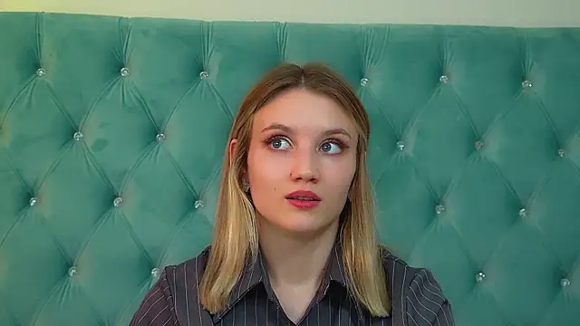 StacyEvances' Live XXX Chat